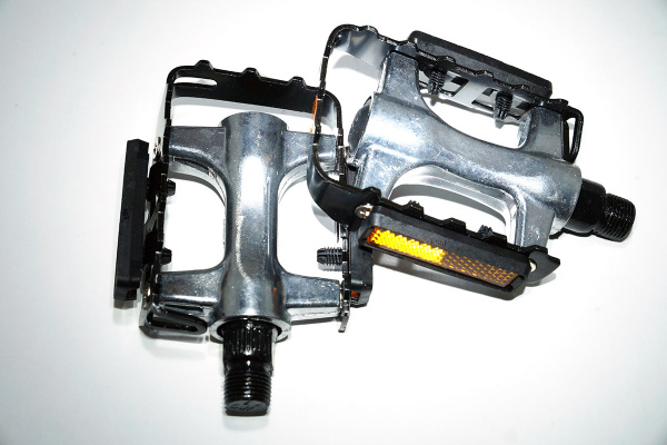 Педали FEIMIN FP-976Alu,104*81мм,база алюминий,стальная ось,рамка алюм,383гр,серебристо-черный